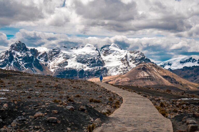 Photo Mountain trail