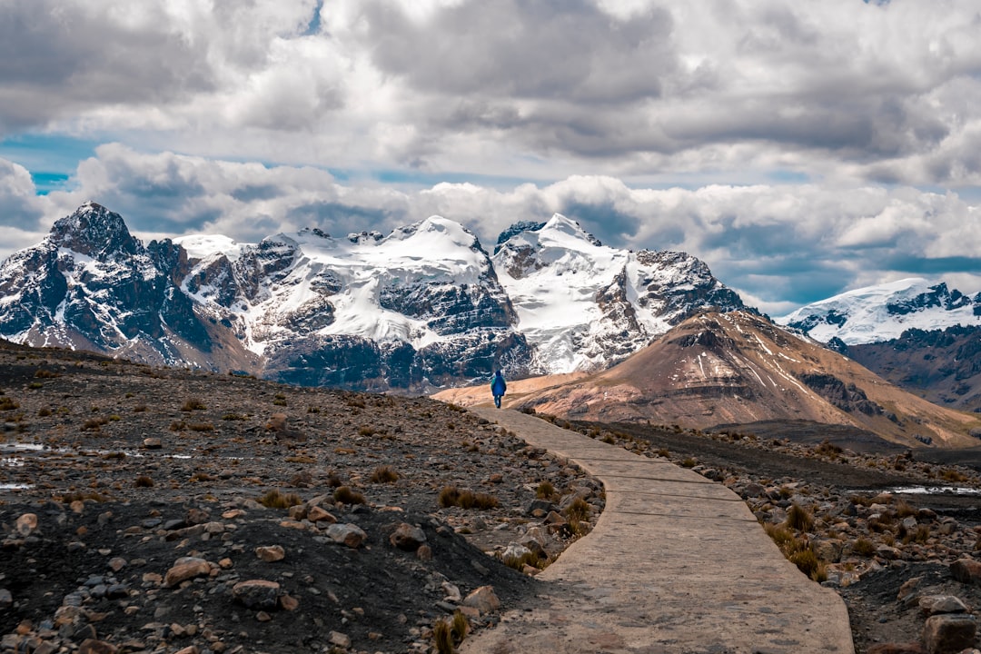 Photo Mountain trail